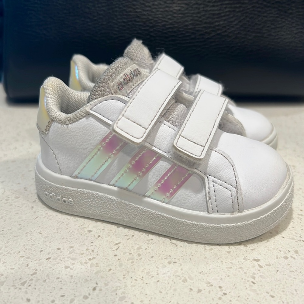 adidas Unisex-Child Grand Court 2.0 Tennis Shoe